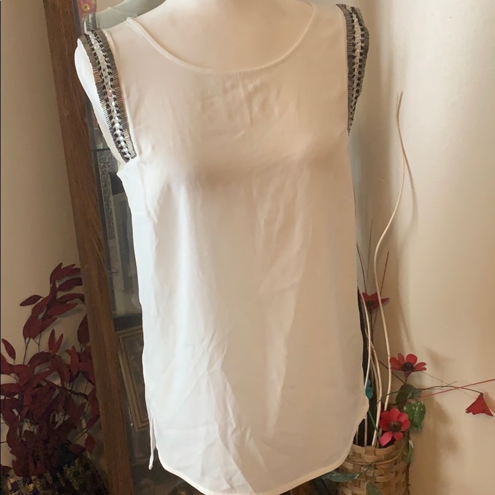EUC Kiind Of‎ blouse